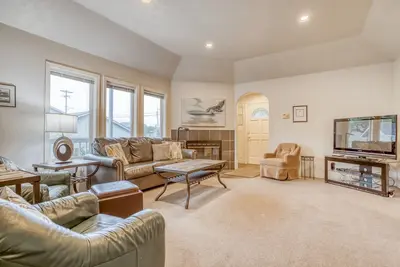 Image de Belle maison sur mesure à Lincoln City w / vue sur l'océan