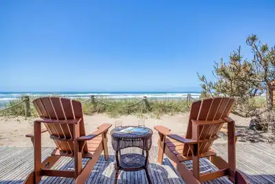 Oceanfront Beauty à côté de l'accès à la plage!