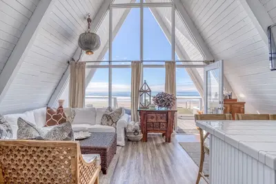 Image de Charmant, confortable Ocean Front Home à la fin des routes. Superbes vues et accès à la plage