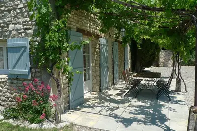 Image de Côté Sud, gîte de charme en pierres avec piscine chauffée, en Drôme
