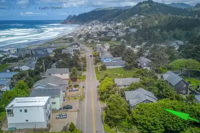 Image de Vue sur la sirène sur l'océan, accès facile à la plage à seulement trois minutes, bain à remous