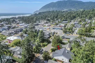 Image de Jolie maison traditionnelle de plain-pied à proximité de la plage a pont à manger privé!