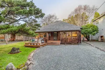 Image de Excellent Manzanita Cottage trois chambres près de la plage et de la ville!