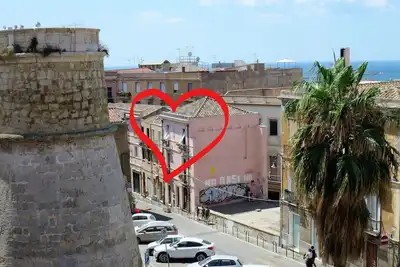 Image de Panoramica e deliziosa nel cuore della citta »