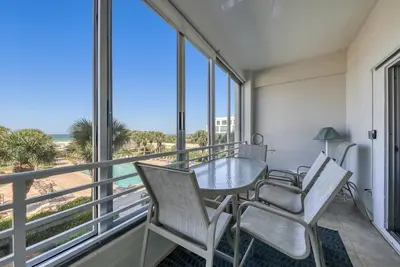 Image de Horizons West # 105 est un magnifique front de golfe situé dans le Siesta Key, première plage des États-Unis!