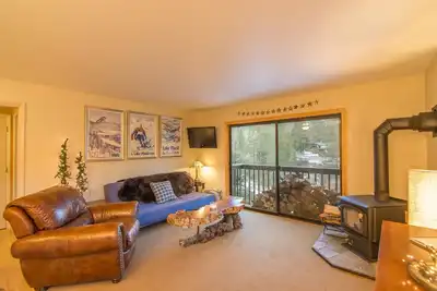 Image de Squaw Valley Getaway * Sous le tramway * Animaux domestiques acceptés