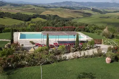 Image de Beautiful restored farmhouse near San Gimignano