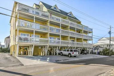 Image de Seaside Sunrise récemment rénové Oceanview 2 Bed / 2 Bath Condo