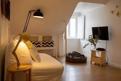 Image de Appartement confortable avec vue pour le mer et air conditionné, bien équipé, proche du centre de Lisbonne dans le quartier traditionnel d'Alfama.