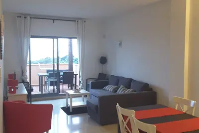 Image de Penthouse Au Design Moderne Avec Vue Exceptionnelle Sur La Baie De Gibraltar