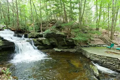 Image de Le chalet à Bluestone Falls (90 minutes de New York)