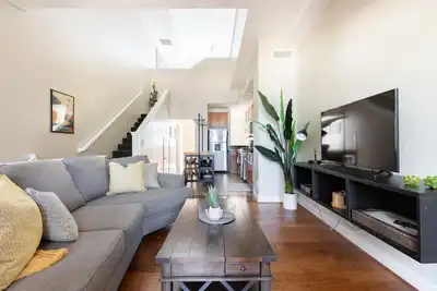 Image de Nouveau! Downtown Tempe Loft - Marche jusqu'à l'Asu & Mill Ave.