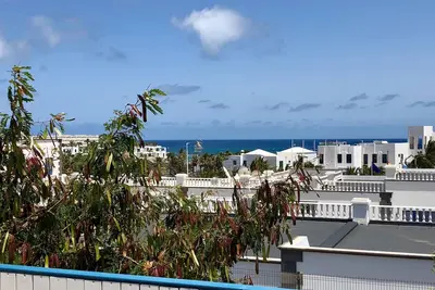 Image de Idéalement Situé appartement moderne avec vue sur mer