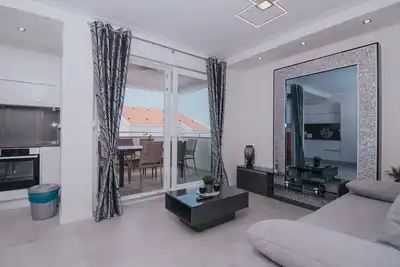 Image de Résidence de Luxe 3 Chambres avec Terrasse et Vue sur la Mer