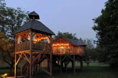 Image de Cabane Béquia - Jacuzzi privatif - Domaine de Campagnac Spa & Sauna