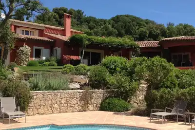 Image de Villa Provencale de haut standing avec grand Jardin arboré et fleuri