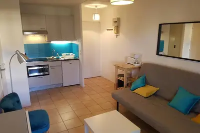 Image de Studio spacieux de 27 m2 avec clim, garage, Wi-fi
