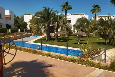 Image de Bel appartement en bas dans une oasis de paix! ! ! !