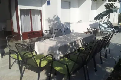 Image de Appartement de quatre chambres avec la terrasse Banjol, Rab (A-16645-a)