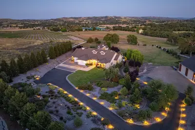 Image de Luxe 6br / 3ba, dort 14 w / 1500 pc salle de jeux et piscine à West Templeton