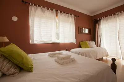 Image de Chambre double dans belle villa proche du centre avec vue mer