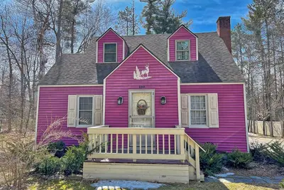 Image de \"The Villager\" - Nouvelle maison de vacances au coeur du centre-ville N. Conway, Nh