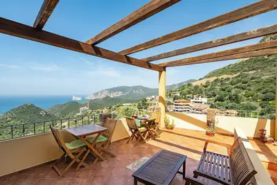 Belle et nouvelle maison de vacances avec vue spectaculaire sur la mer pour les familles et les groupes