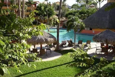 Image de Marina Sol Pool View Condo 2 chambres 1 bloc de la plage de Mendano! Marcher partout!