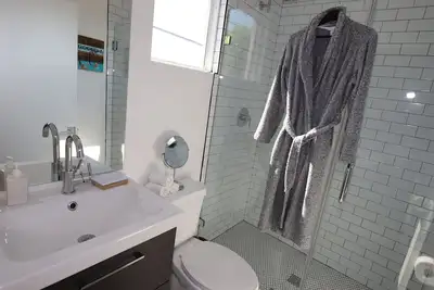 Image de Moderne ~ Edgy ~ Loft à 2 étages ~ 4 personnes