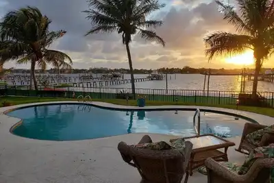 Image de Bord de l'eau, Paradise Luxury Home Intracoastal avec piscine privée, East Lantana.