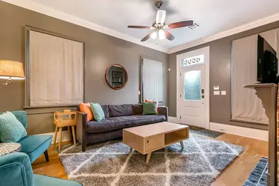 Image de 3bdr / 2ba historique rénové fouille dans une rue calme dans un quartier bohème