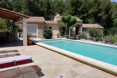 Image de villa pour 8 personnes à la Cadière d'azur, proche mer et circuit du Castellet