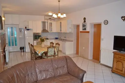Image de Appartement dans Povlja avec vue mer, terrasse, Climatisation, Wifi (3365-3)