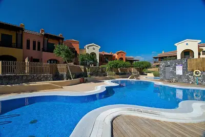 Image de Villa de luxe et détente à Golf Del Sur avec jardin, piscine et garage