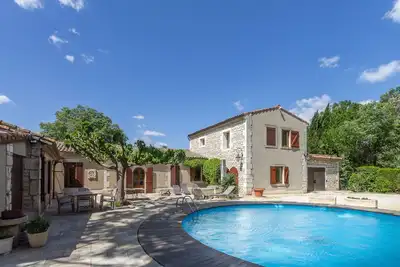 Image de Lou Recate - Saint Remy de Provence est accessible Ă pied.