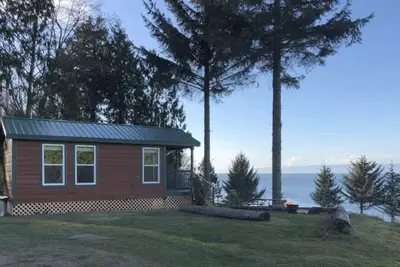 Image de Cabine de Hill Crest Ă Whiskey Creek Beach Nw