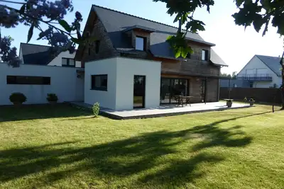 Image de Maison Bois contemporaine exposée Sud - 3' de la plage de Lanséria 8\/10 pers