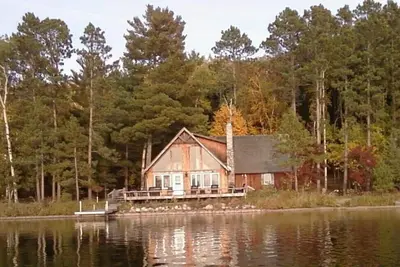 Image de Charmante cabane du lac Northwood dans un cadre naturel