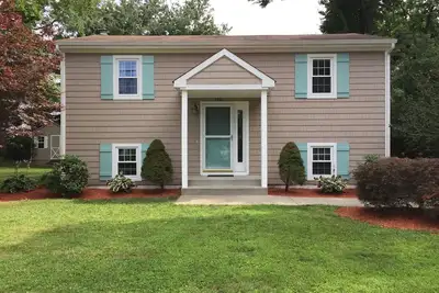 Image de Étapes de la maison récemment rénovées de Narrow River