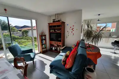 Image de Exceptional villa close to the sea! Terrace, garden, city, forest