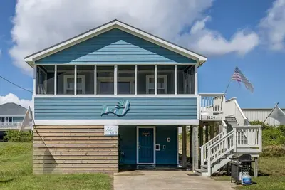 Image de Bungalow Bleu | 200 m de la plage | Bain Ă remous, chien bienvenus