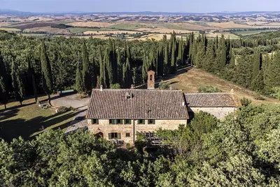 Magnifique villa noble dans la réserve naturelle, près de Sienne.
