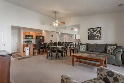 Image de \"Sanctuary 4 # 446 Anchor Point Condo onTable Rock Lake Taux d'automne et d'hiver bas