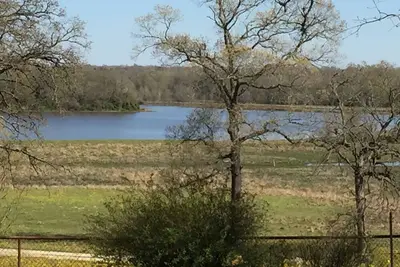 Image de Débranchez dans une maison vintage des années 70 de 4br-3ba de 5 000 m² sur un ranch de bétail en activité