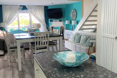 Image de Belle Dewey Townhouse donnant sur la baie