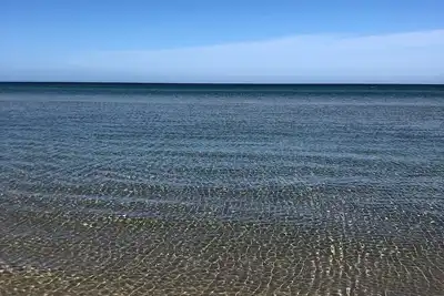 Image de Charmant studio en bord de mer avec petit-déjeuner continental / animaux acceptés. . .