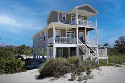 Image de Nouvelle liste! Family Beach Retreat, vue sur le golfe, accès à la plage privée.