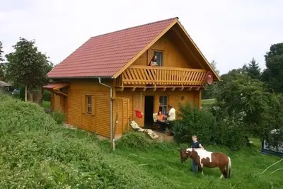 Image de Grande maison en bois indépendante de 110 m² avec 3 chambres