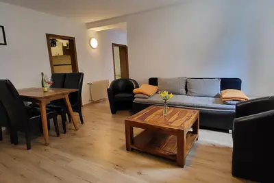 Image de Appartement meublé confortable avec deux chambres séparées