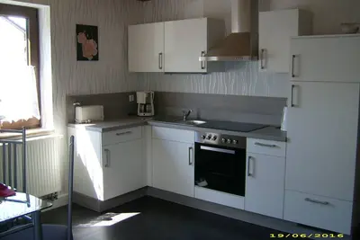 Image de Appartement confortable et confortablement meublé dans un endroit ensoleillé et calme
